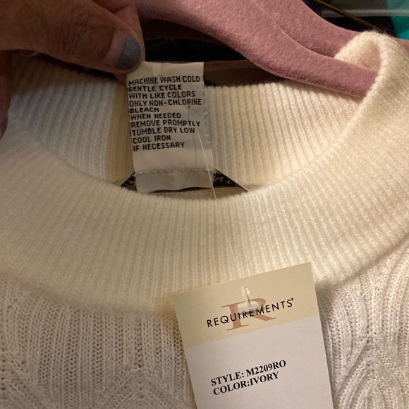 Requirements Women’s Long Sleeve Ivory Sweater. Sz L, NWT - Picture 3 of 8